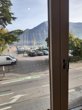 Face au Lac Annecy